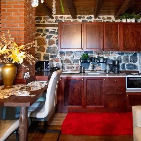 Palaios Agios Athanasios Luxury μaisonette Apartment *